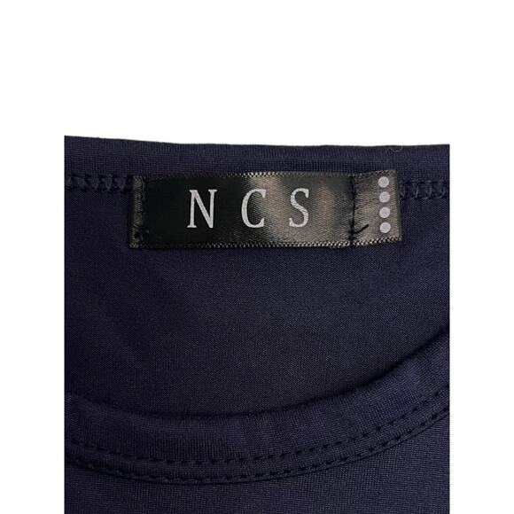 Minimalist Cut-Out Hand Heart Gesture T-Shirt | NCS Brand | Navy Blue  Medium - Picture 4 of 5